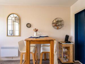 Studio Les Ecureuils-2 by Interhome