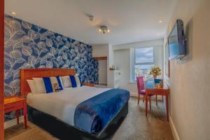 Standard Double Room room in Muthu Westcliff Hotel (Near London Southend Airport)