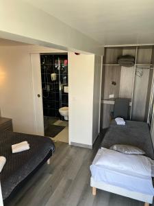 Hotels Fasthotel Roissy - Saint-Witz : photos des chambres