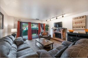 4 Bedroom Condominium  room in Shadow Ridge