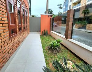 020A - Sobrado de 3 quartos para alugar, BombinhasSC