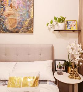 Cozy Comfy Suite 2BR w Balcony - Amazing Manila Bay View and City Skyline near MOA