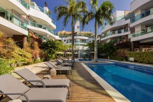 Boulevard 204A - Excelente apartamento em condomínio de luxo no centro de Bombinhas - Piscina - Jacuzzi - Academia - Portaria 24h.