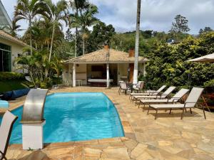 Casa de campo, com quadra de Beach Tennis, Volei e Fut Volei próxima a SP!!