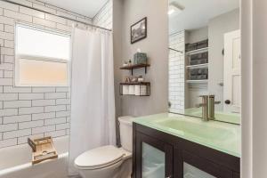 Modern condo in the heart of uptown Butte - Unit B