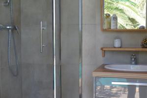 "POUR VOUS" studio dans villa avec piscine