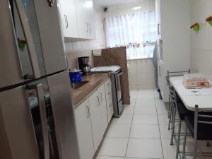 Frente Mar! 3 Quartos com Ar, 2 Vagas e Lazer Incrível com Piscina e Churrasqueira