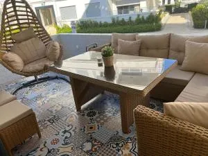 Maison Bleu - Pont Blondin