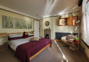 Double Room with Private Bathroom room in Aviemore Guest House
