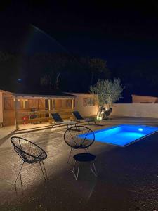 Chalets Grand chalet d’ete avec piscine : photos des chambres