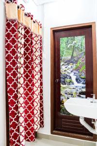 Tranquil Meadows Hues