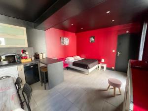 Appartements Societe Key-s Meaux Suite Red and Black : photos des chambres