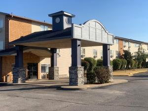Brentwood Inn Clinton