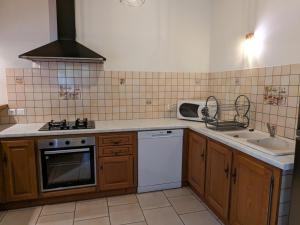 Maison rénovée près dAngoulême avec jardin privé - FR-1-653-208