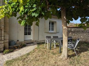 Maisons de vacances Gite Vindelle, 3 pieces, 6 personnes - FR-1-653-208 : photos des chambres