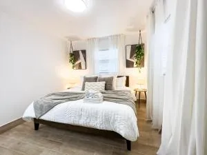 1k Bed Studio Apt With Shared Pool 512 - Belleview Island