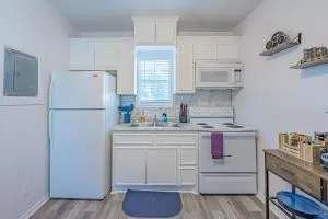 SuperValue Suite #6 @ East End Revitalized - Highlands