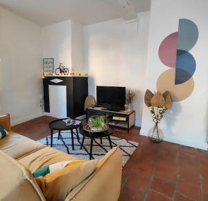 Appartements Numero 6 - Place Nationale - Wifi et Fibre : photos des chambres
