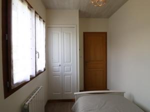 Maisons de vacances Gite Carlat, 3 pieces, 3 personnes - FR-1-742-332 : photos des chambres