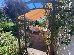 Maisons de vacances Gite Dounoux, 4 pieces, 6 personnes - FR-1-589-606 : photos des chambres