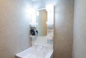 Yoyogi Apartment 1-401 by Tranova