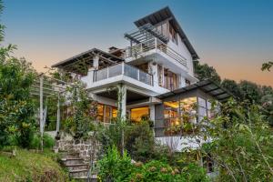 SaffronStays Hydrangea Hill - with Valley Views, Fireplace & Family Celebrations