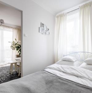 Nr 3 EUROPA22 Standard Apartament z wanną i balkonem PARKING 24 CENTRUM MIASTA Quick Check-in