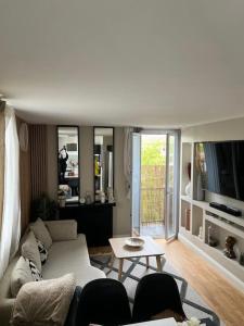 Appartements Cosy T3 Tout Confort - Metro Barriere de Paris : photos des chambres