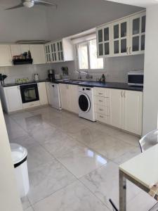 Villa Neyla Four bedroom Coral Bay Beach front