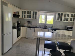 Villa Neyla Four bedroom Coral Bay Beach front