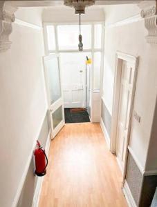 Lovely 1-bedroom apartment, free street parking