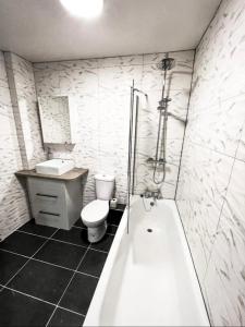 Lovely 1-bedroom apartment, free street parking