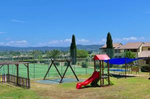 Apartments 4 beds, ground floor with private outdoor area, in Residence with swimming-pool