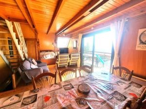 Chalets Chalet Saint-Michel-de-Chaillol, 5 pieces, 9 personnes - FR-1-393-143 : photos des chambres