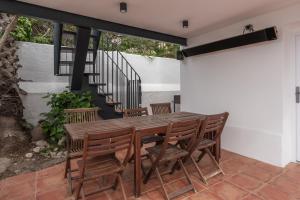 Beach Villa Cristina by HHBCN