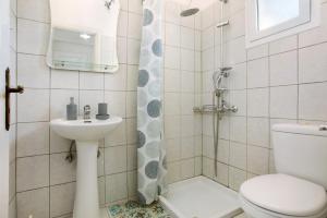 Yiannis Studio 7