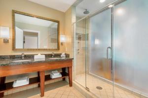 Two-Bedroom Bi-Level King Suite with Sofa Bed room in Ocean Beach Club by Diamond Resorts