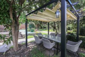 Chamber’ 64 private pool villa