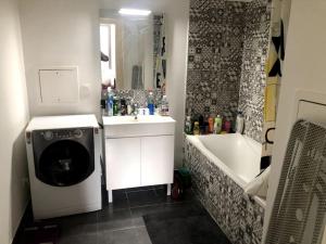 Jolie chambre à Nanterre Préfecture proche La Défense Aréna Campus SNCF et Paris