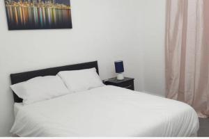 Greenshore Properties Lovely and quiet 2 Bedroom maisonette Free parking