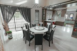 Qua Homestay 5 Rooms 6 Bathrooms