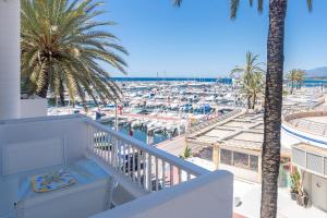 Comfortable Yacht Club Apartment