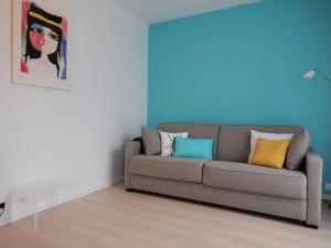 Appartements Grand F1 - Metro Direct Paris et sites Olympiques : Appartement - Vue sur Jardin