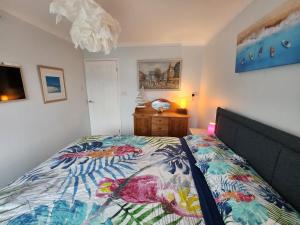 Seaspot is a 1 bed annex ground floor apartment at stunning Broadsands Beach nr Brixham!