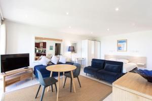 Villas L35 Villa Colomars sea view swimming pool, terrace&BBQ : photos des chambres