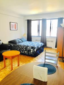 Stylish Montreal Apartment: Comfortable Stay in the Golden Square Mile