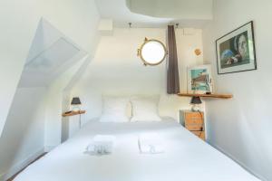 Maisons de vacances Grande peniche 4 ch - 10 pers -Paris - Ile de Puteaux- terrasses : photos des chambres
