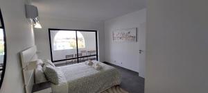 ENJOY POOL, BEACH and more at this nice apartment only 3 minutes from Maretas Beach