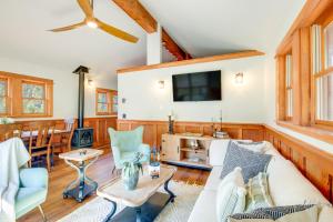 Secluded Livingston Retreat with Deck and Fire Pit!