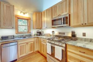 Secluded Livingston Retreat with Deck and Fire Pit!